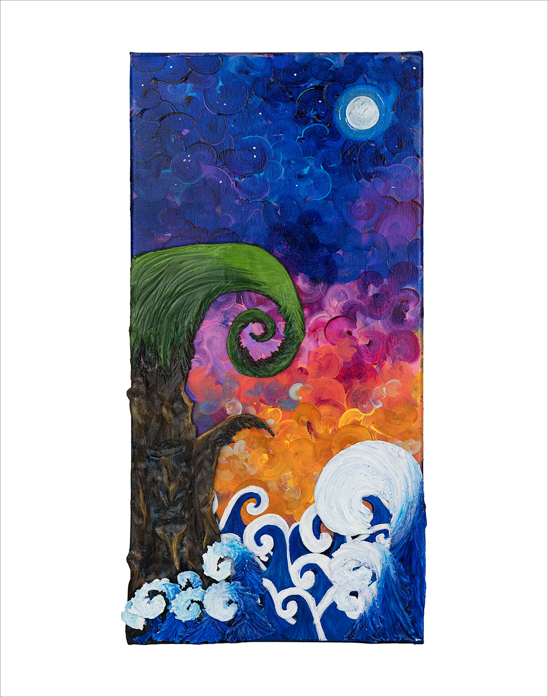 La promesse d’un nouveau départ par Jennifer Janes Une peinture vibrante intitulée « Une promesse de nouveaux départs » présente des vagues tourbillonnantes, un arbre noueux avec une branche verte enroulée et un ciel coloré passant de l’orange au violet et bleu profonds, sous la pleine lune.