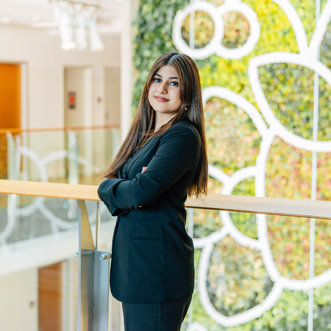 Siya, étudiante universitaire, partage son expérience de vie avec le lupus au Canada