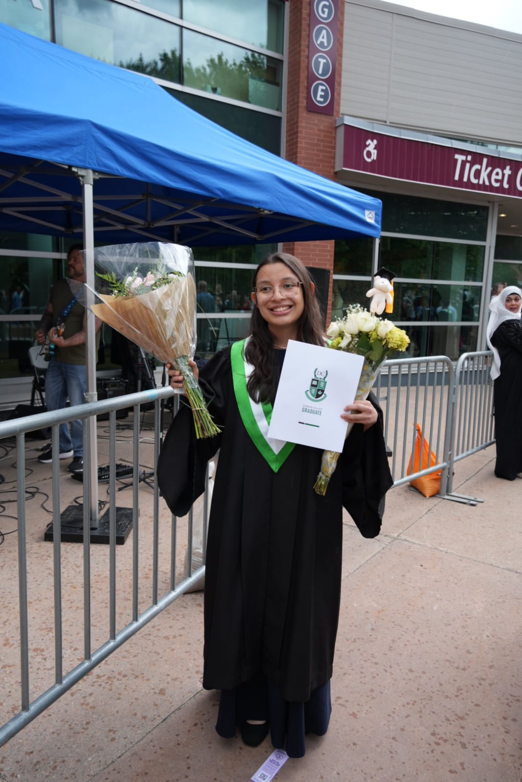 Alessandra Alas celebrates graduating from college while living with lupus